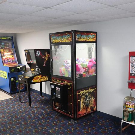 Econo Lodge Inn & Suites Wisconsin Dells Bagian luar foto