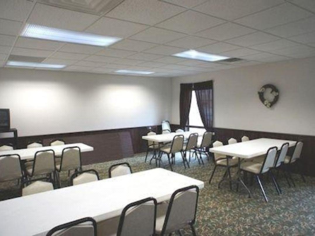 Econo Lodge Inn & Suites Wisconsin Dells Bagian luar foto