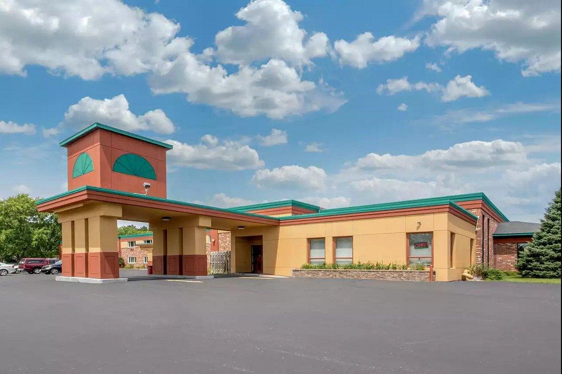 Econo Lodge Inn & Suites Wisconsin Dells Bagian luar foto