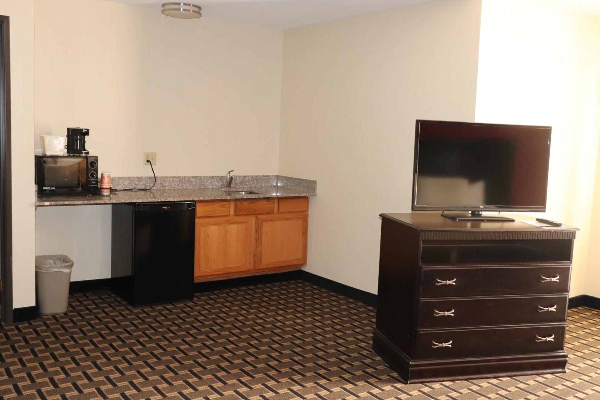 Econo Lodge Inn & Suites Wisconsin Dells Bagian luar foto