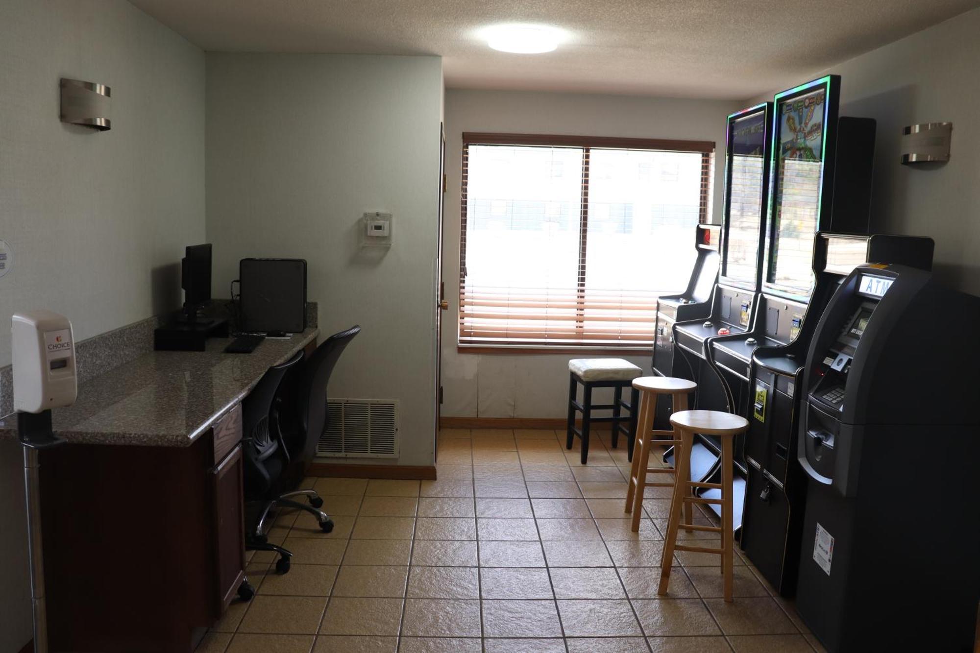 Econo Lodge Inn & Suites Wisconsin Dells Bagian luar foto