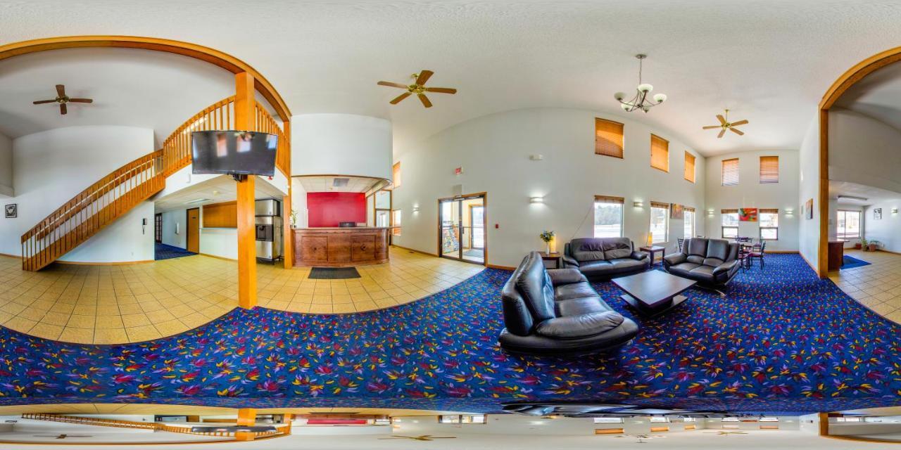Econo Lodge Inn & Suites Wisconsin Dells Bagian luar foto