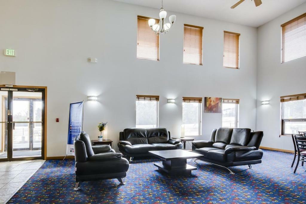 Econo Lodge Inn & Suites Wisconsin Dells Bagian luar foto