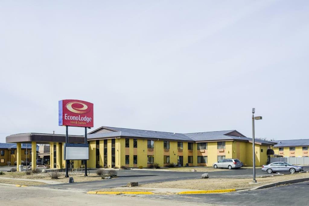 Econo Lodge Inn & Suites Wisconsin Dells Bagian luar foto